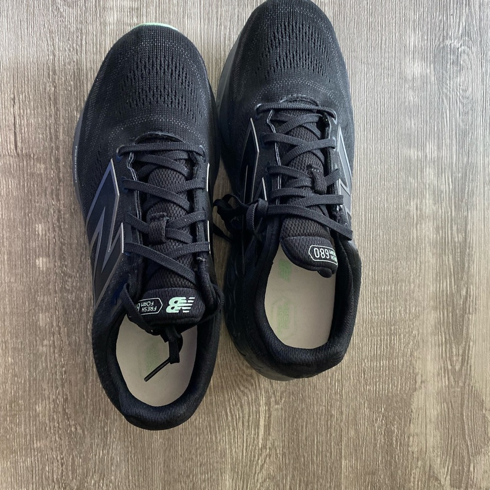 New Balance Fresh Foam 680 Black Running Sneakers